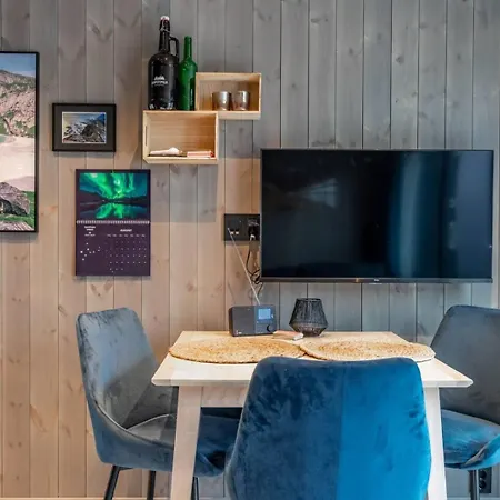 Modern Apartment By The Sea In Henningsvær Extérieur photo