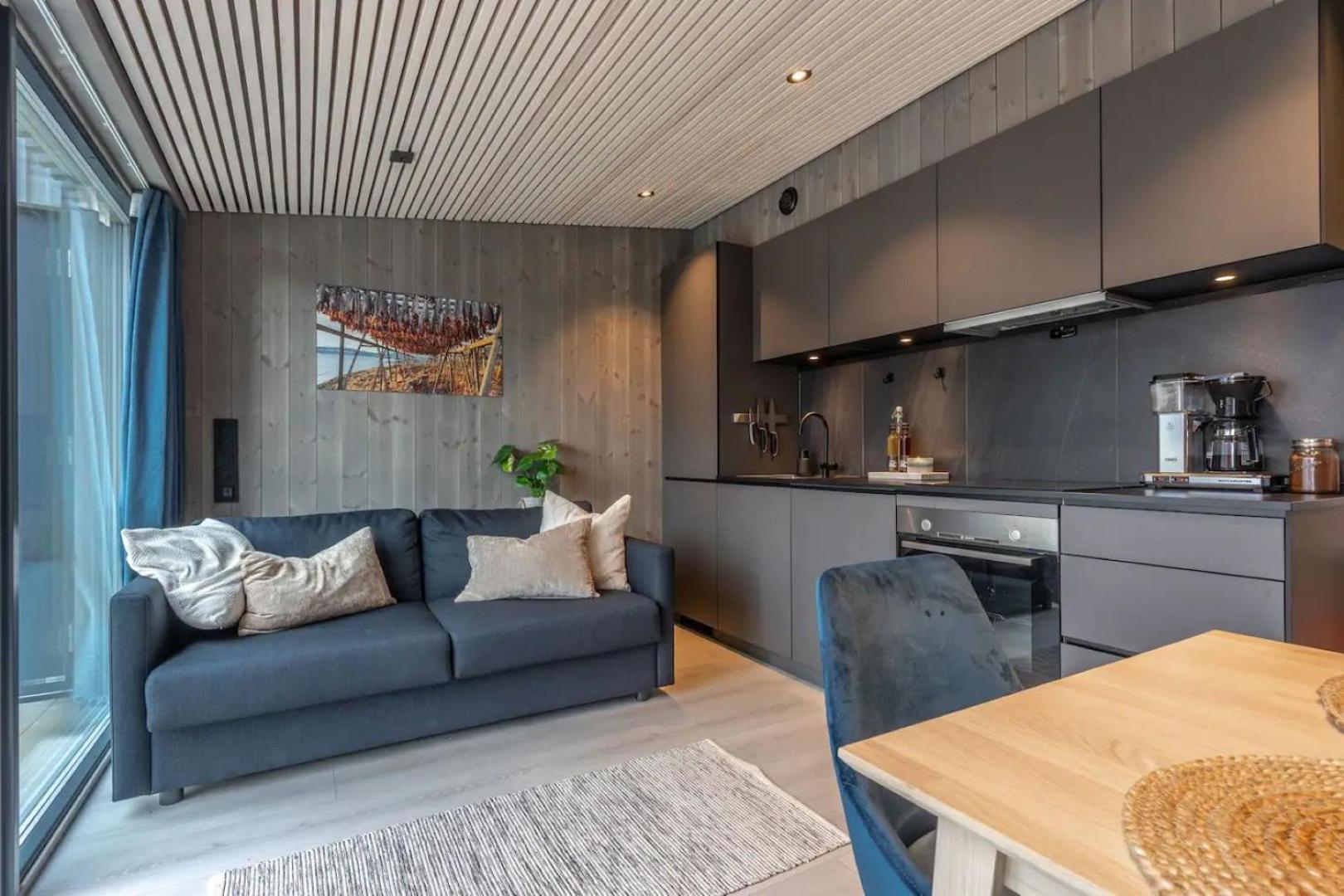 Modern By The Sea In Appartement Henningsvær