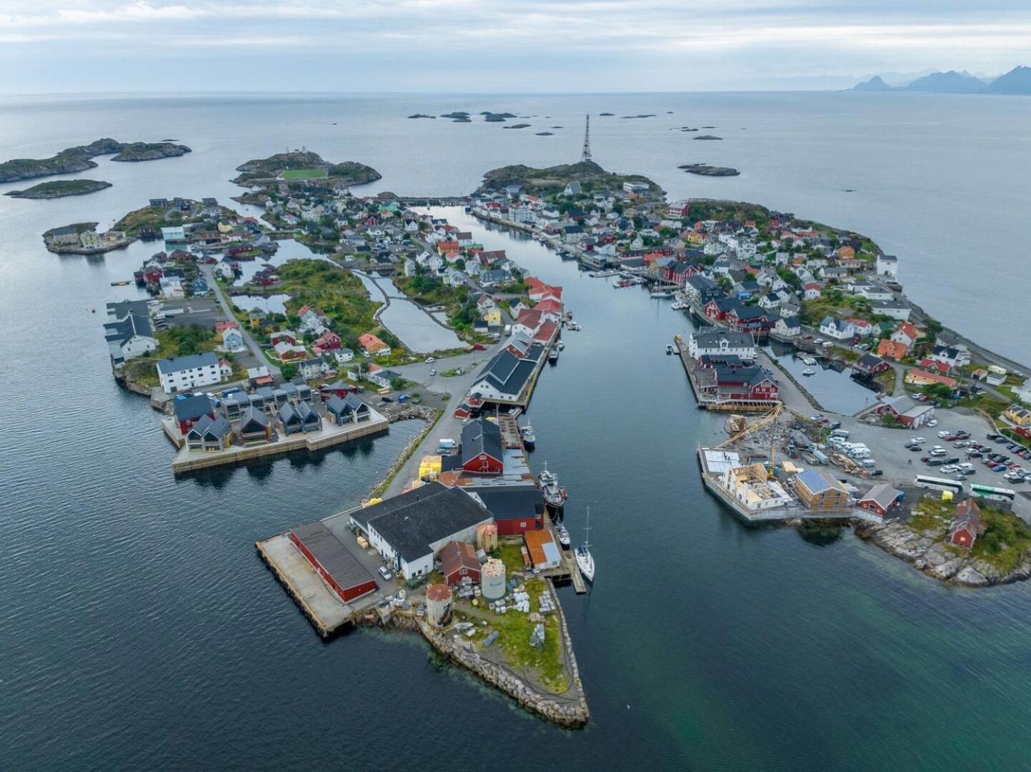 Modern By The Sea In Henningsvær