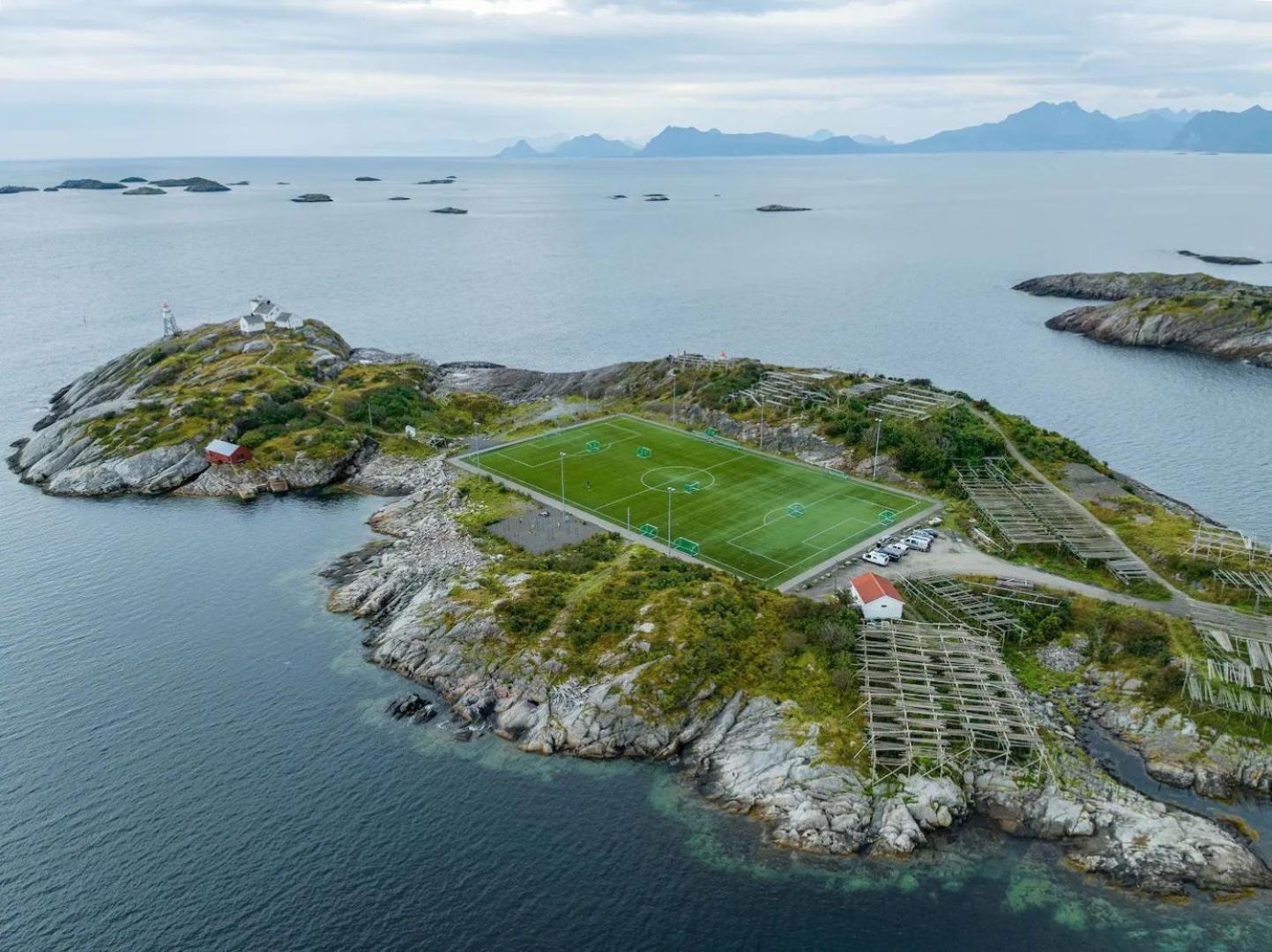 Modern By The Sea In * Henningsvær